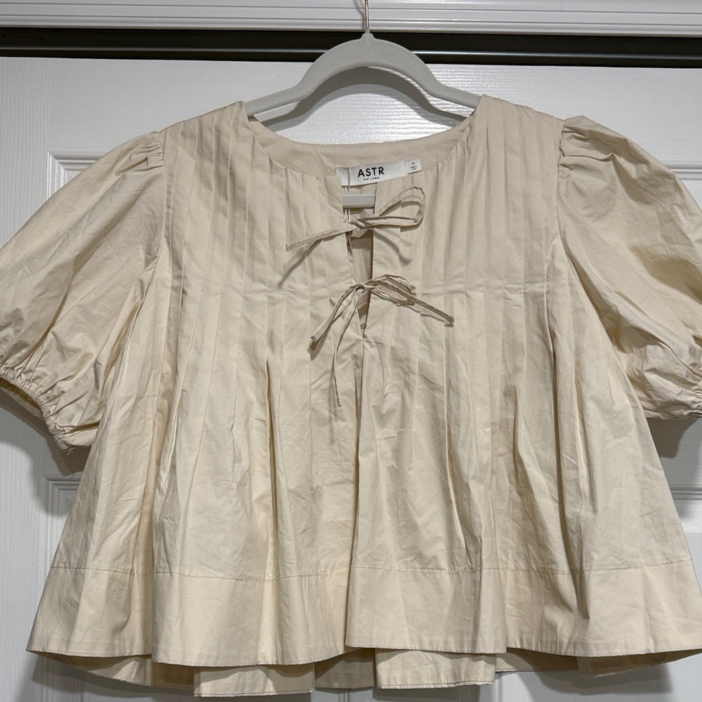 Astr the Label pleated top with bows. New with tag